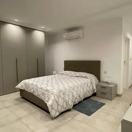 Luxury Living דירה *